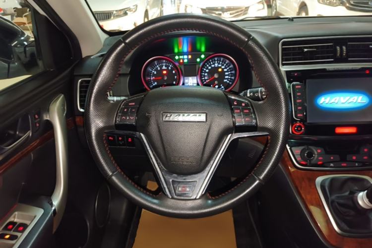Used Haval H6 2015 Revised Version Sport Edition 1.5T Manual Transmission Two-Wheel Drive Elite Grade Steering Wheel