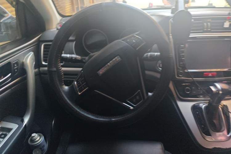 Used Haval H6 2015 Sport Edition 1.5T Automatic Two-Wheel Drive Luxury Model Steering Wheel
