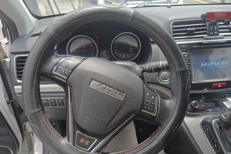 Used Haval H6 2015 Sport Edition 1.5T Automatic Two-Wheel Drive Luxury Model Steering Wheel