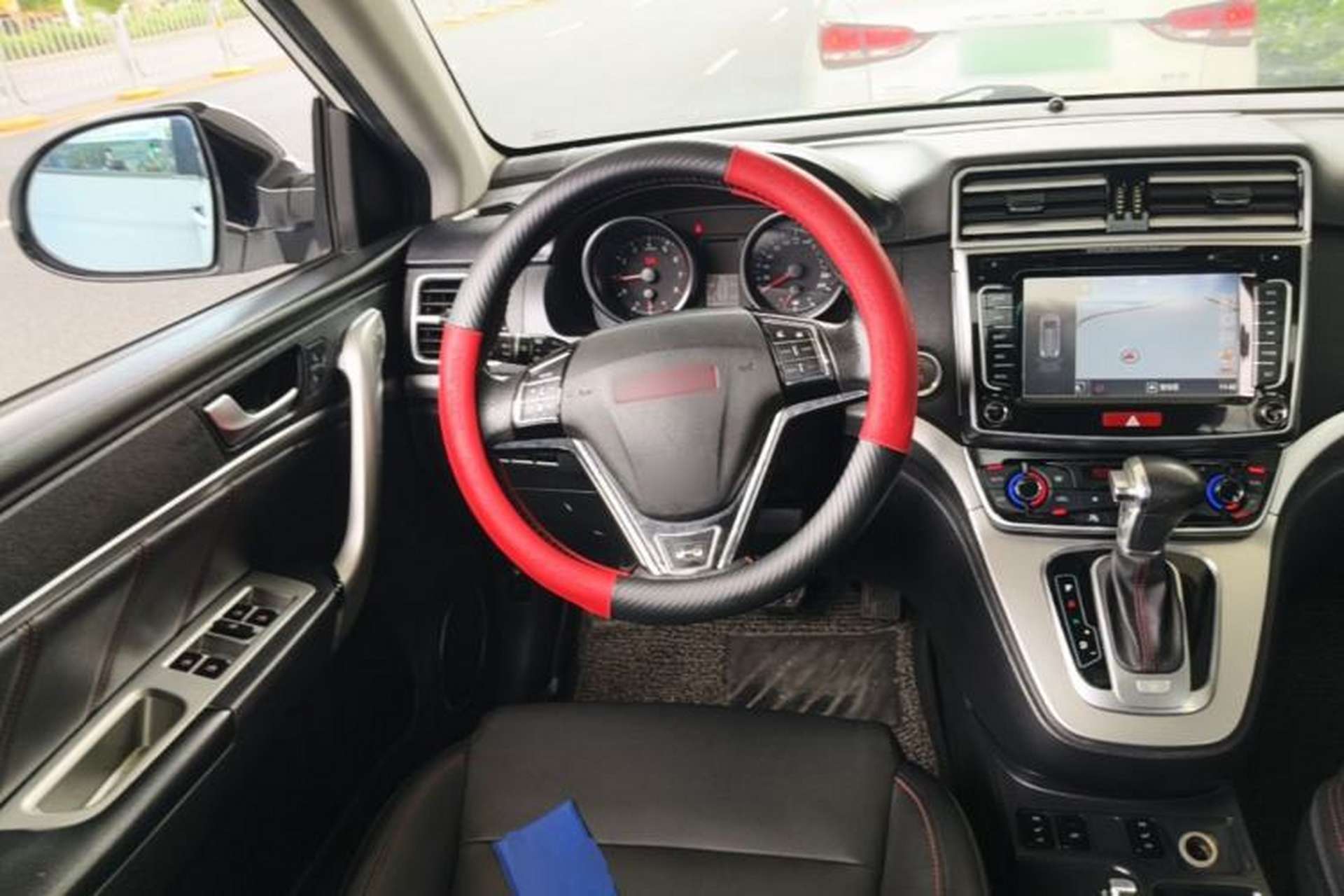 Used Haval H6 2015 Sport Edition 1.5T Automatic Two-Wheel Drive Luxury Model Steering Wheel