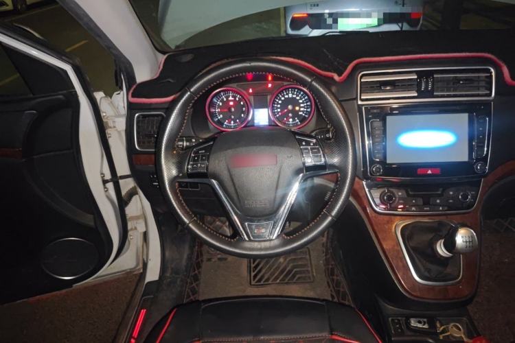 Used Haval H6 2015 Revised Version Sport Edition 1.5T Manual Transmission Two-Wheel Drive Elite Grade Steering Wheel