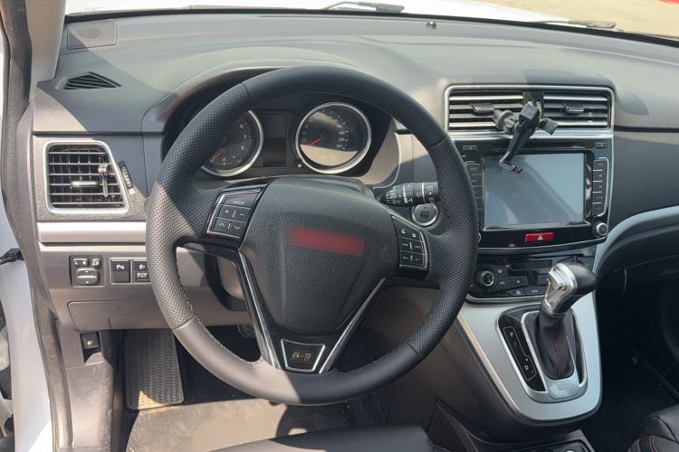 Used Haval H6 2015 Sport Edition 1.5T Automatic Two-Wheel Drive Luxury Model Steering Wheel