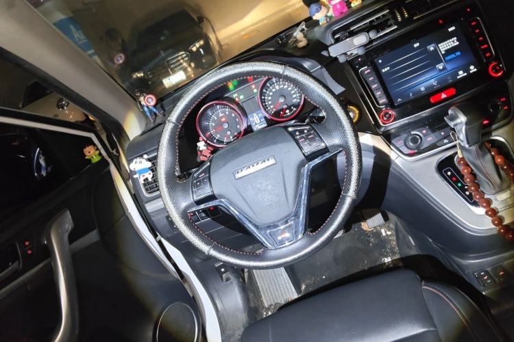 Used Haval H6 2015 Sport Edition 1.5T Automatic Two-Wheel Drive Luxury Model Steering Wheel