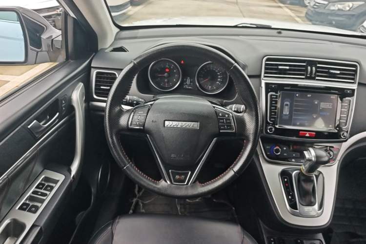 Used Haval H6 2015 Sport Edition 1.5T Automatic Two-Wheel Drive Luxury Model Steering Wheel