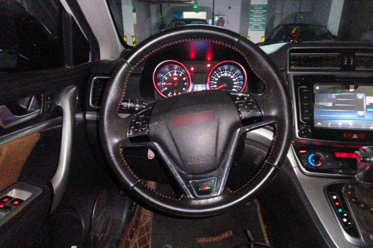 Used Haval H6 2015 Sport Edition 1.5T Automatic Two-Wheel Drive Luxury Model Steering Wheel