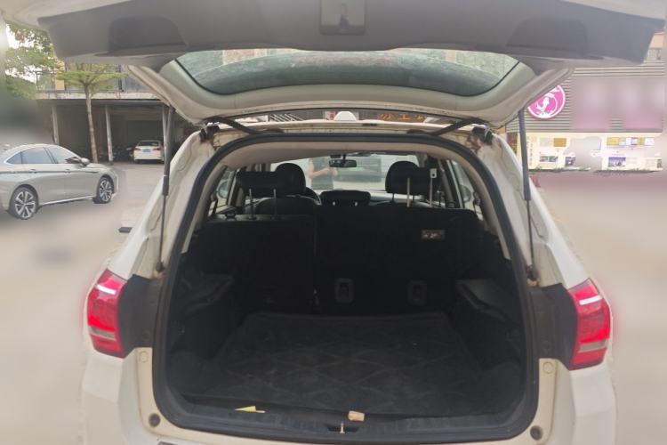 Used Haval H6 2015 Revised Version Sport Edition 1.5T Manual Transmission Two-Wheel Drive Elite Grade Trunk