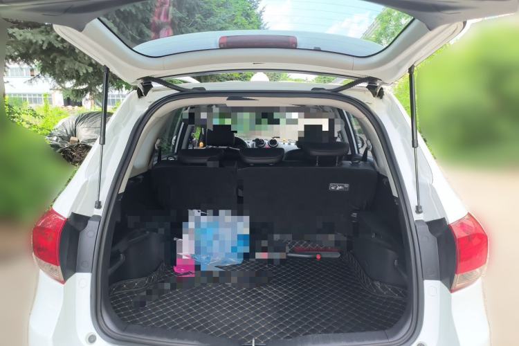 Used Haval H6 2015 Upgraded Model 1.5T Manual 4x4 Elite Version Trunk