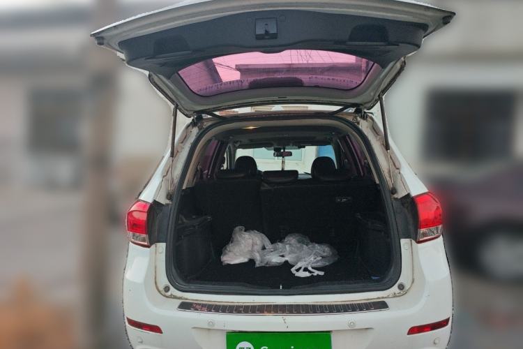 Used Haval H6 2015 Upgraded Model 1.5T Manual Two-Wheel Drive Elite Version Trunk