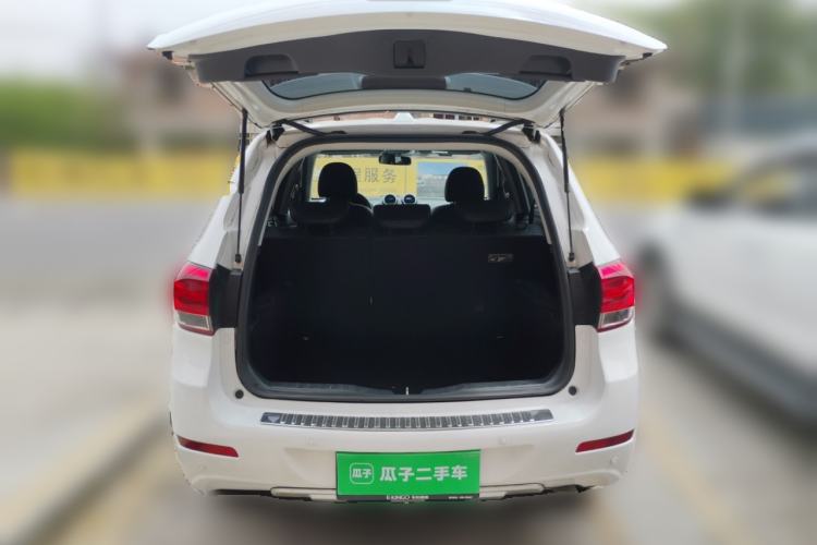 Used Haval H6 2015 Upgraded Model 1.5T Manual Two-Wheel Drive Elite Version Trunk