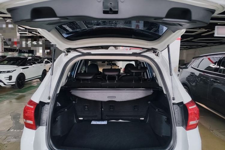 Used Haval H6 2015 Sport Edition 1.5T Automatic Two-Wheel Drive Luxury Model Trunk