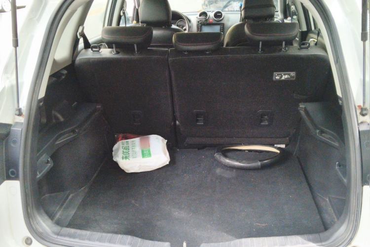 Used Haval H6 2015 Upgraded Model 1.5T Manual Two-Wheel Drive Elite Version Trunk