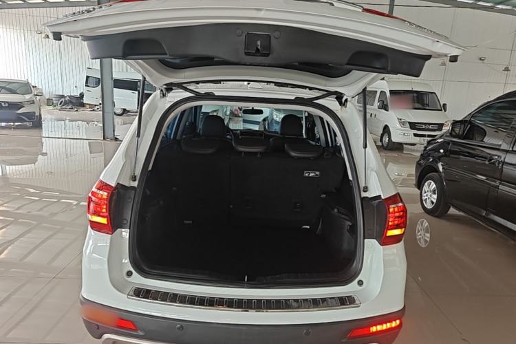 Used Haval H6 2015 Revised Version Sport Edition 1.5T Manual Transmission Two-Wheel Drive Elite Grade Trunk