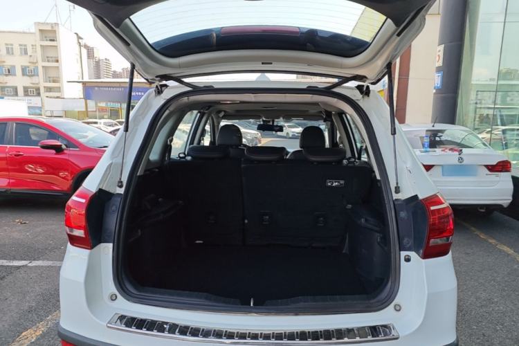 Used Haval H6 2015 Sport Edition 1.5T Automatic Two-Wheel Drive Luxury Model Trunk