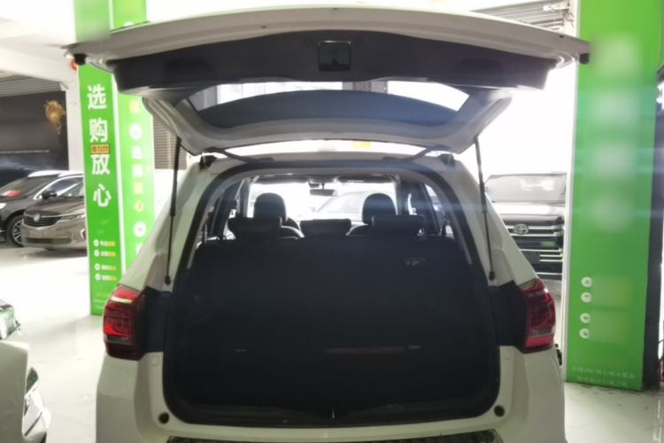 Used Haval H6 2015 Sport Edition 1.5T Automatic Two-Wheel Drive Luxury Model Trunk