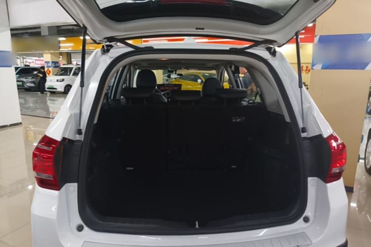 Used Haval H6 2015 Sport Edition 1.5T Automatic Two-Wheel Drive Luxury Model Trunk