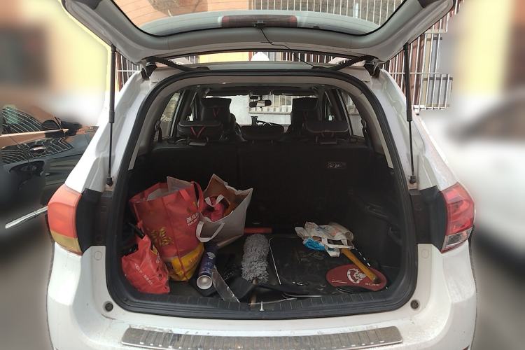 Used Haval H6 2015 Upgraded Model 1.5T Manual Two-Wheel Drive Elite Version Trunk