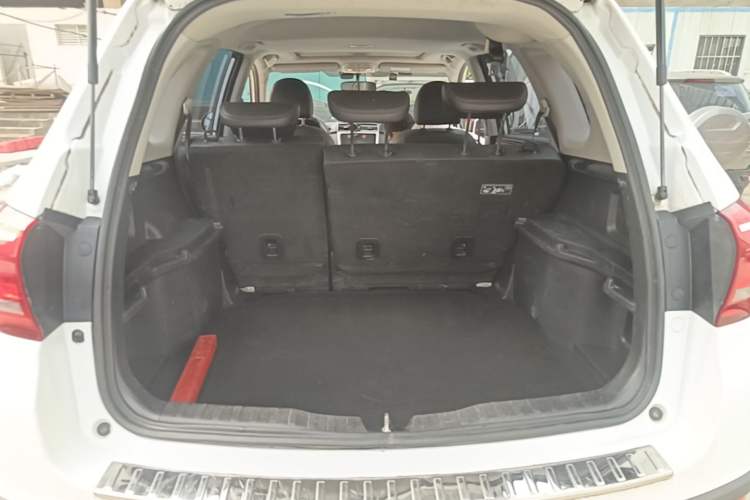 Used Haval H6 2015 Sport Edition 1.5T Automatic Two-Wheel Drive Luxury Model Trunk