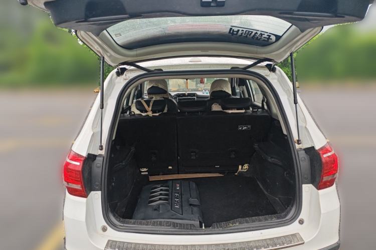 Used Haval H6 2015 Sport Edition 1.5T Automatic Two-Wheel Drive Luxury Model Trunk