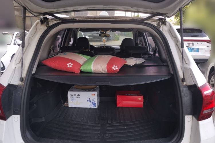 Used Haval H6 2015 Sport Edition 1.5T Automatic Two-Wheel Drive Luxury Model Trunk
