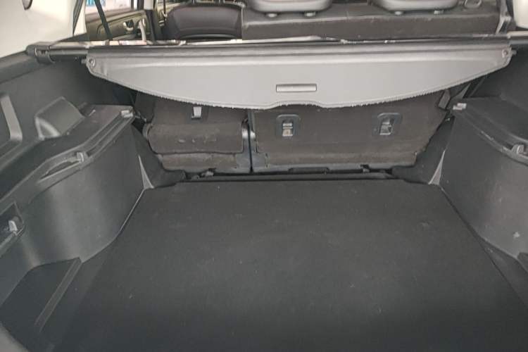 Used Haval H6 2015 Sport Edition 1.5T Automatic Two-Wheel Drive Luxury Model Trunk