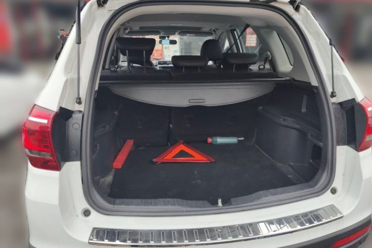Used Haval H6 2015 Sport Edition 1.5T Automatic Two-Wheel Drive Luxury Model Trunk