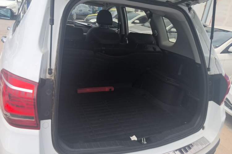 Used Haval H6 2015 Sport Edition 1.5T Automatic Two-Wheel Drive Luxury Model Trunk
