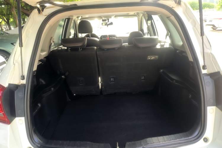 Used Haval H6 2015 Sport Edition 1.5T Automatic Two-Wheel Drive Luxury Model Trunk
