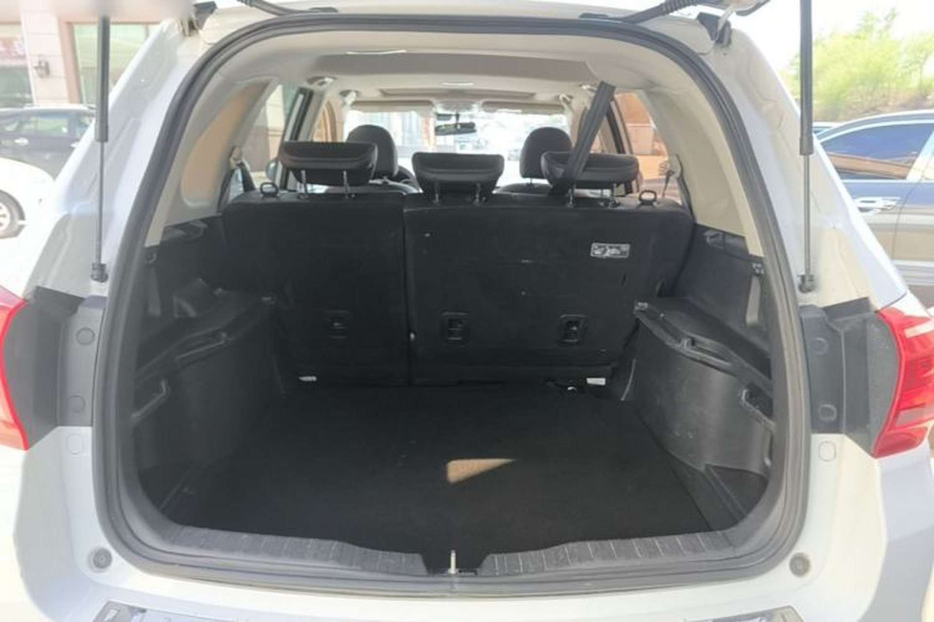 Used Haval H6 2015 Revised Version Sport Edition 1.5T Manual Transmission Two-Wheel Drive Elite Grade Trunk