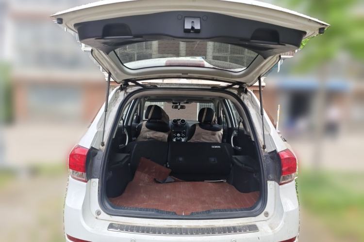 Used Haval H6 2015 Upgraded Model 1.5T Manual Two-Wheel Drive Elite Version Trunk