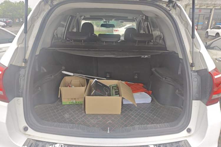 Used Haval H6 2015 Sport Edition 1.5T Manual Two-Wheel Drive Elite Model Trunk