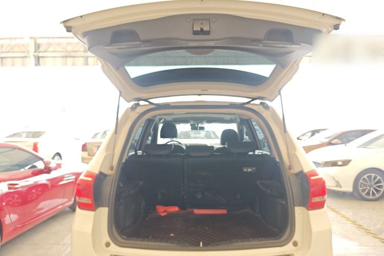 Used Haval H6 2015 Revised Version Sport Edition 1.5T Manual Transmission Two-Wheel Drive Elite Grade Trunk