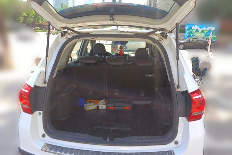 Used Haval H6 2015 Sport Edition 1.5T Automatic Two-Wheel Drive Luxury Model Trunk
