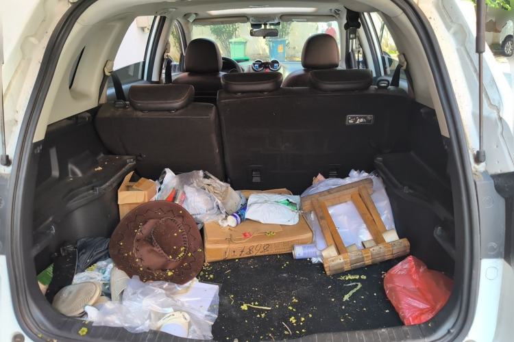 Used Haval H6 2015 Upgraded Model 1.5T Manual Two-Wheel Drive Elite Version Trunk