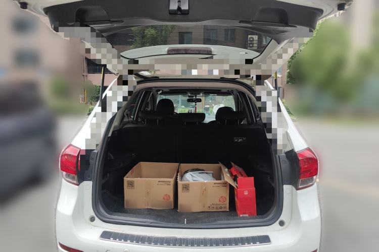 Used Haval H6 2015 Upgraded Model 1.5T Manual Two-Wheel Drive Elite Version Trunk