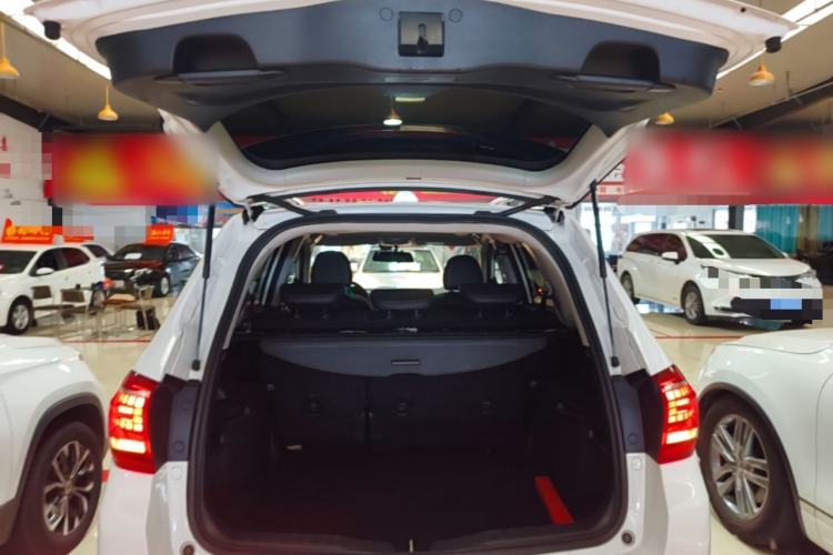 Used Haval H6 2015 Revised Version Sport Edition 1.5T Manual Transmission Two-Wheel Drive Elite Grade Trunk
