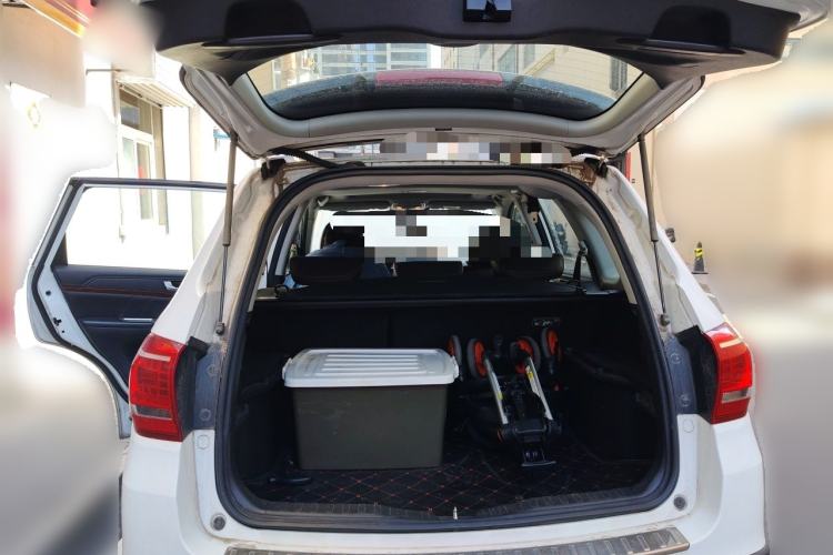 Used Haval H6 2015 Revised Version Sport Edition 1.5T Manual Transmission Two-Wheel Drive Elite Grade Trunk