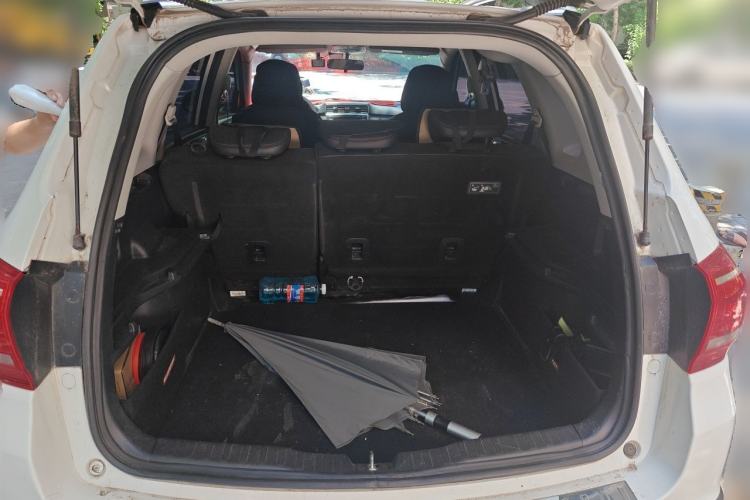 Used Haval H6 2015 Revised Version Sport Edition 1.5T Manual Transmission Two-Wheel Drive Elite Grade Trunk