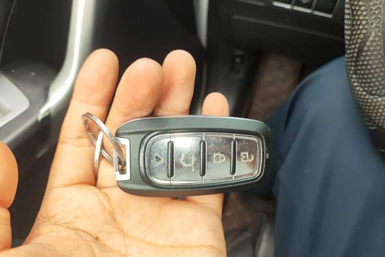 Used Haval H6 2015 Revised Version Sport Edition 1.5T Manual Transmission Two-Wheel Drive Elite Grade Vehicle Key