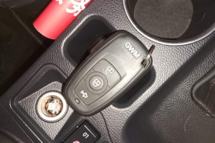 Used Haval H6 2015 Revised Version Sport Edition 1.5T Manual Transmission Two-Wheel Drive Elite Grade Vehicle Key
