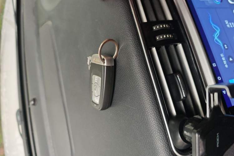 Used Haval H6 2015 Sport Edition 1.5T Manual Two-Wheel Drive Elite Model Vehicle Key
