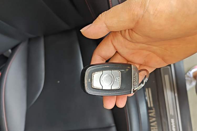 Used Haval H6 2015 Revised Version Sport Edition 1.5T Manual Transmission Two-Wheel Drive Elite Grade Vehicle Key