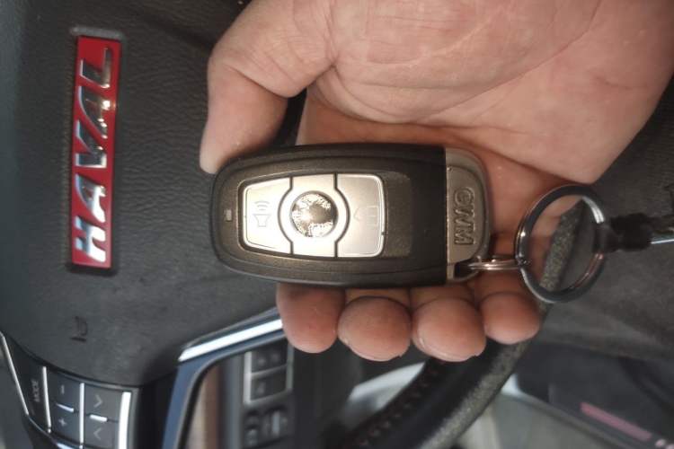 Used Haval H6 2015 Revised Version Sport Edition 1.5T Manual Transmission Two-Wheel Drive Elite Grade Vehicle Key