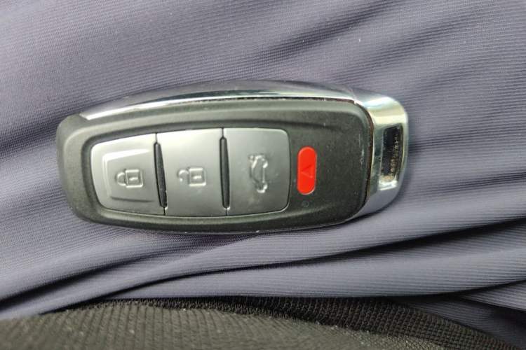 Used Haval H6 2015 Upgraded Model 1.5T Manual Two-Wheel Drive Elite Version Vehicle Key