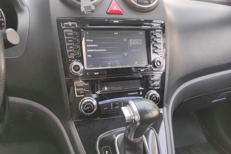 Used Haval H6 2016 Upgraded Model 1.5T Automatic Two-Wheel Drive Elite Version Audio And AC Panel