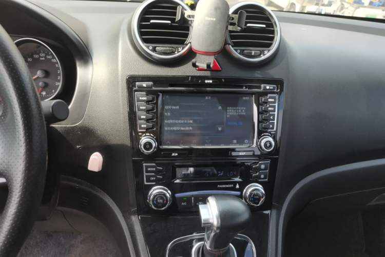 Used Haval H6 2016 Upgraded Model 1.5T Automatic Two-Wheel Drive Elite Version Audio And AC Panel