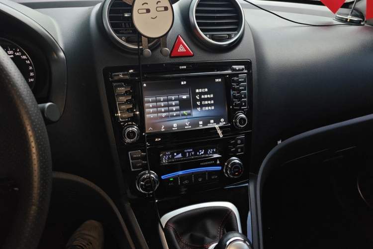 Used Haval H6 2016 Upgraded Model 1.5T Manual Two-Wheel Drive Elite Version Audio And AC Panel