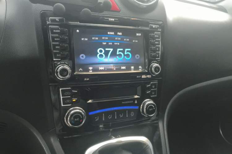 Used Haval H6 2016 Upgraded Model 1.5T Manual Two-Wheel Drive Urban Version Audio And AC Panel