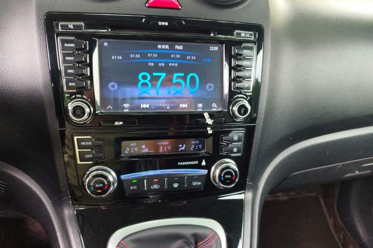 Used Haval H6 2016 Upgraded Model 1.5T Manual Two-Wheel Drive Elite Version Audio And AC Panel