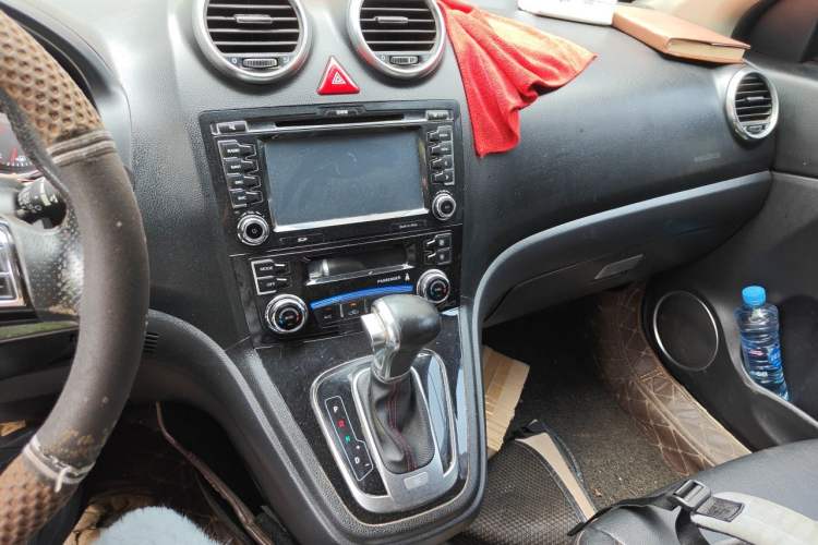 Used Haval H6 2016 Upgraded Model 1.5T Automatic Two-Wheel Drive Elite Version Audio And AC Panel