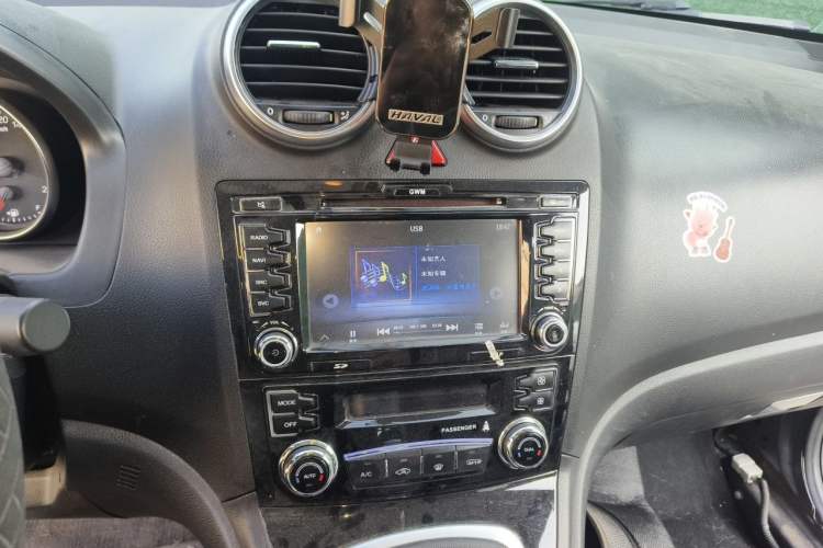 Used Haval H6 2016 Upgraded Model 1.5T Manual Two-Wheel Drive Elite Version Audio And AC Panel